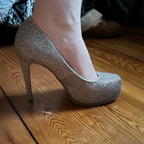 Guess Sparkly Heels - Picture 2 of 5